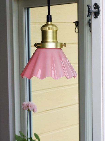 August 15 Fönsterlampa Borstad mässing/Rosa
