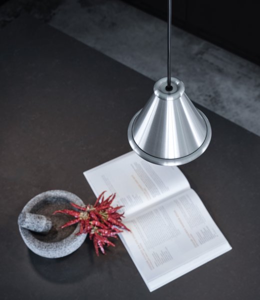 Detalj av Belle Pendel Ø15 slipad aluminium