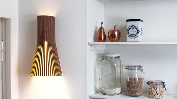 Vägglampa Secto Small, Valnöt